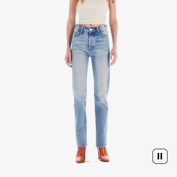 High Waisted Rider Skimp
MOTHER
Color: Give It Up
Size: 27 - Picture 5 of 7